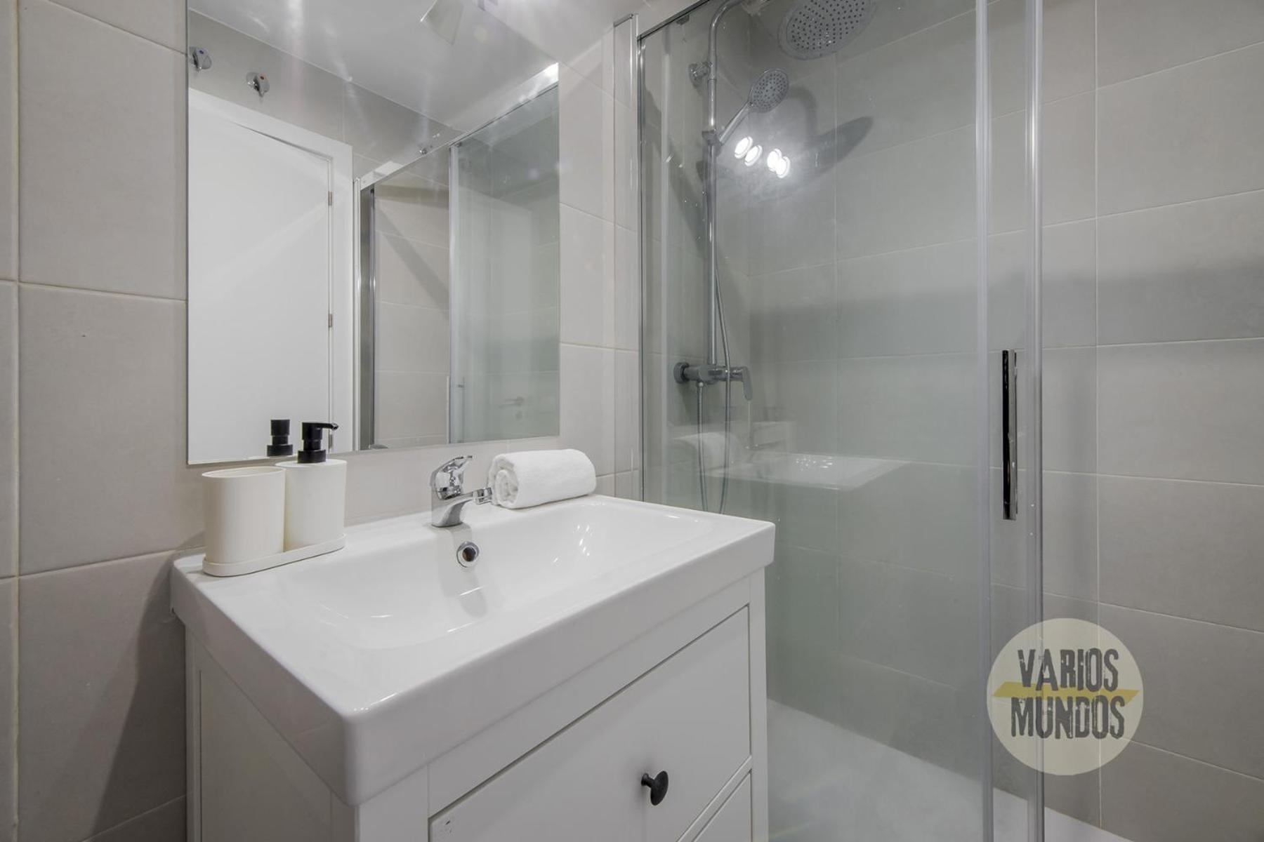Cool Apt Para 9Pax En Plena Plaza De Chueca マドリード エクステリア 写真